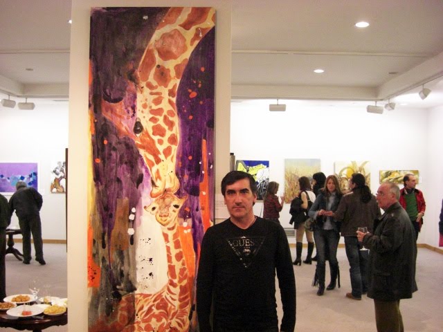 Francisco Urbano with 'Giraffe Kiss'