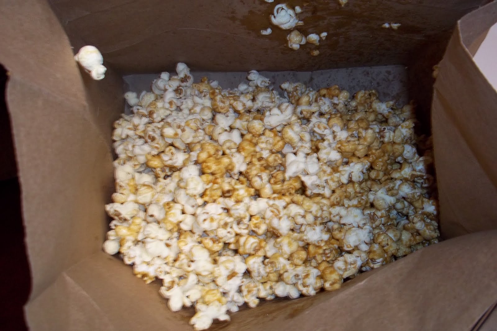the-daily-smash-brown-bag-caramel-popcorn