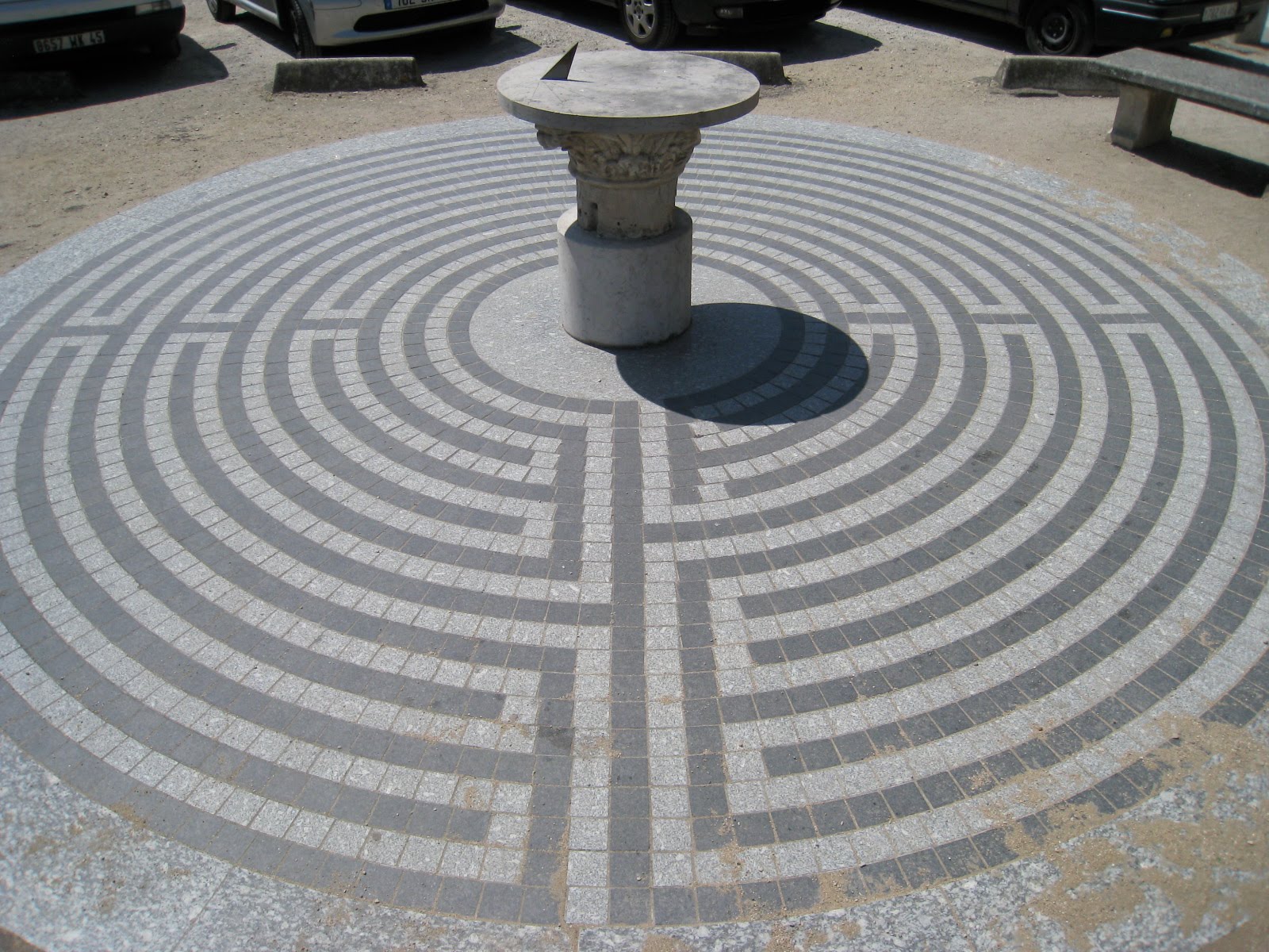 NOT ALL THOSE WHO WANDER ARE LOST (TOLKIEN) Orleans, France