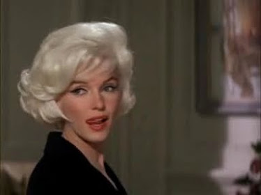 Monroe Coqueteandole a la camara