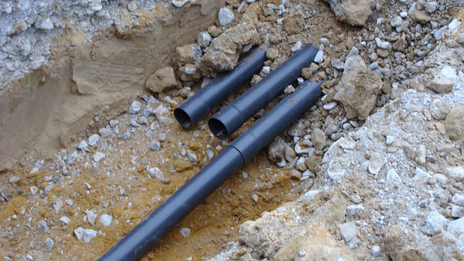 Thomas und Dani bauen Ihr Traumhaus: Die Arbeiten für den Hausanschluss