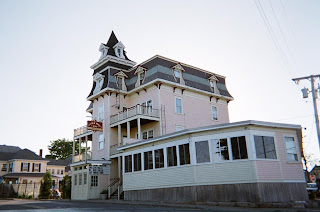 Victorian Inn Photo by SnaggleTooth summer 2007