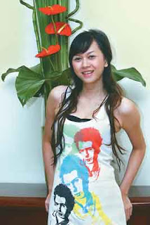 hot-indonesian-female-artist-aura-kasih