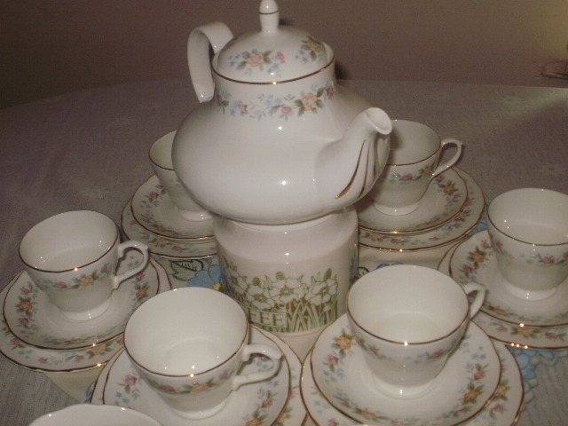 Jomjengokjap Staffordshire England Complete Tea Set Pcs Sold