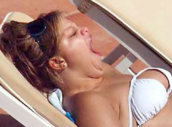 [Yawning_Celebrities_9.jpg]