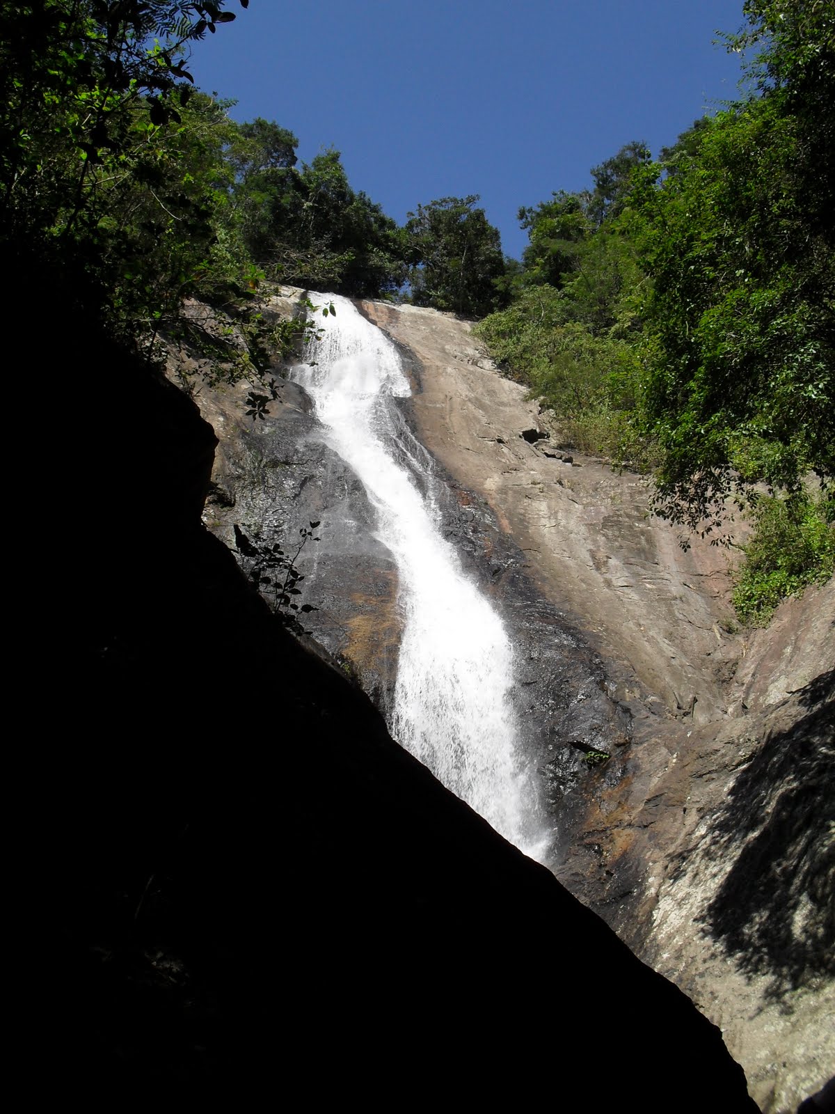 Caminha na Trilha Cachoeira Veu de NoivaPque. Natural Nova Iguaçu21/04/2010
