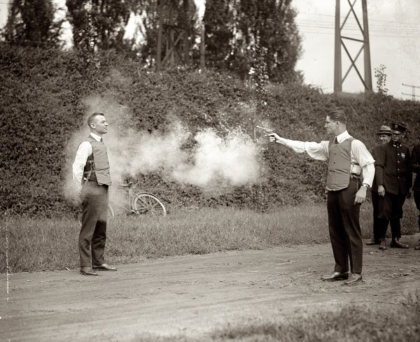 [pd-Testing_bulletproof_vest_1923-web.jpg]