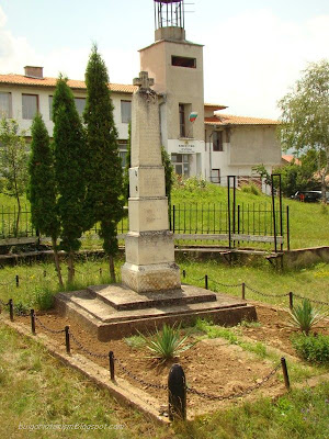 Паметник на загиналите от различни войни в село Егълница и кметството