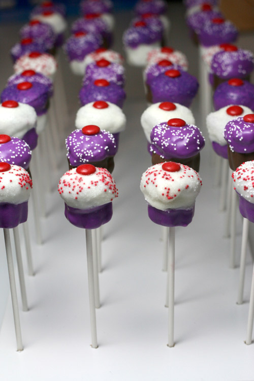 CUTIE TREATS Cupcakes on sticks!