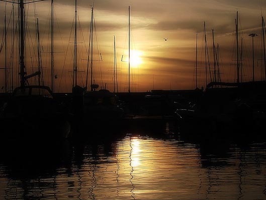 [RED+MY+LIPS+-+PERFECT+DAY+IMAGE.jpg]