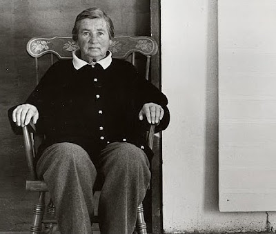 enhabiten: agnes martin