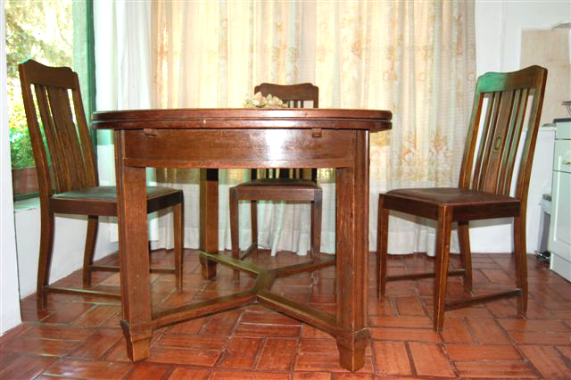 LIBROS Y ARTES: MUEBLES