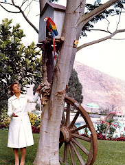 Elena Ceausescu cu papagal