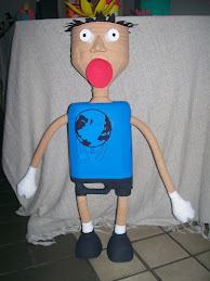 Mascote feito pelo artista Tubarão