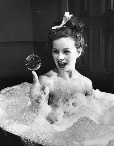 [vintage-bubble-bath-beauty.jpg]