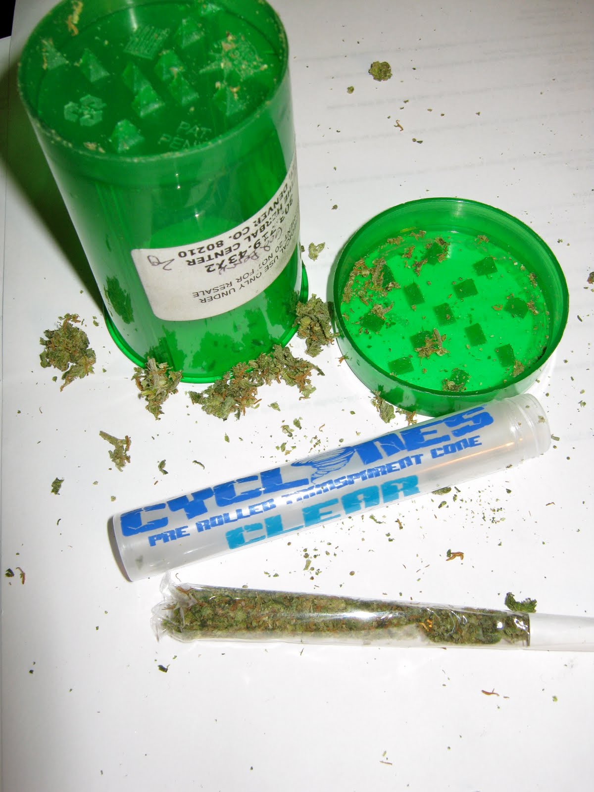 Dragon Chewer Marijuana Stash Jar Cannabis Grinder Container Review