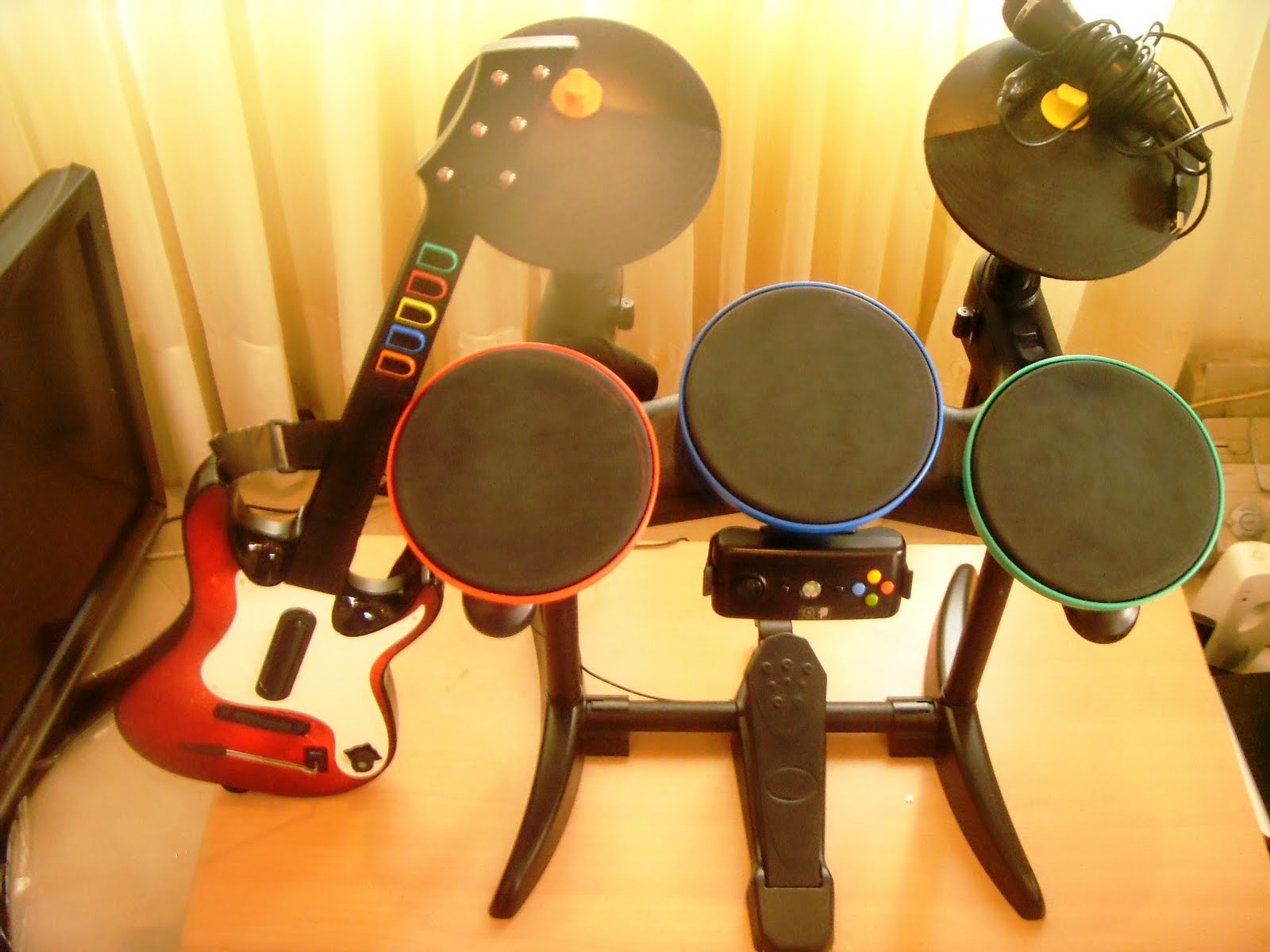 CARVALLI ENTPX BAND HEROSUPER BUNDLE ( Xbox 360)