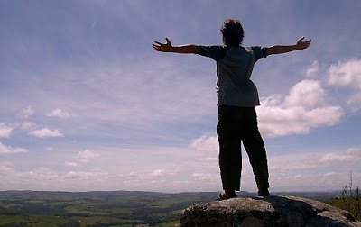 Resultado de imagem para Deus é bom – certifique-se de que os outros saibam o que Ele tem feito em sua vida.