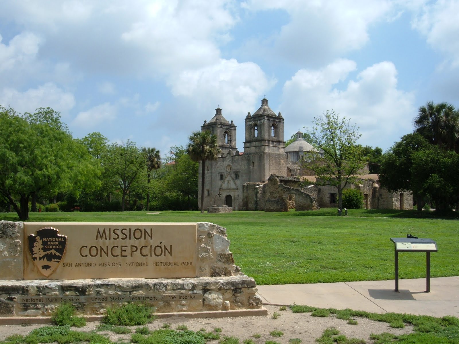 Yellow Dog Patrol San Antonio 39 s - San Antonio 004.JPG