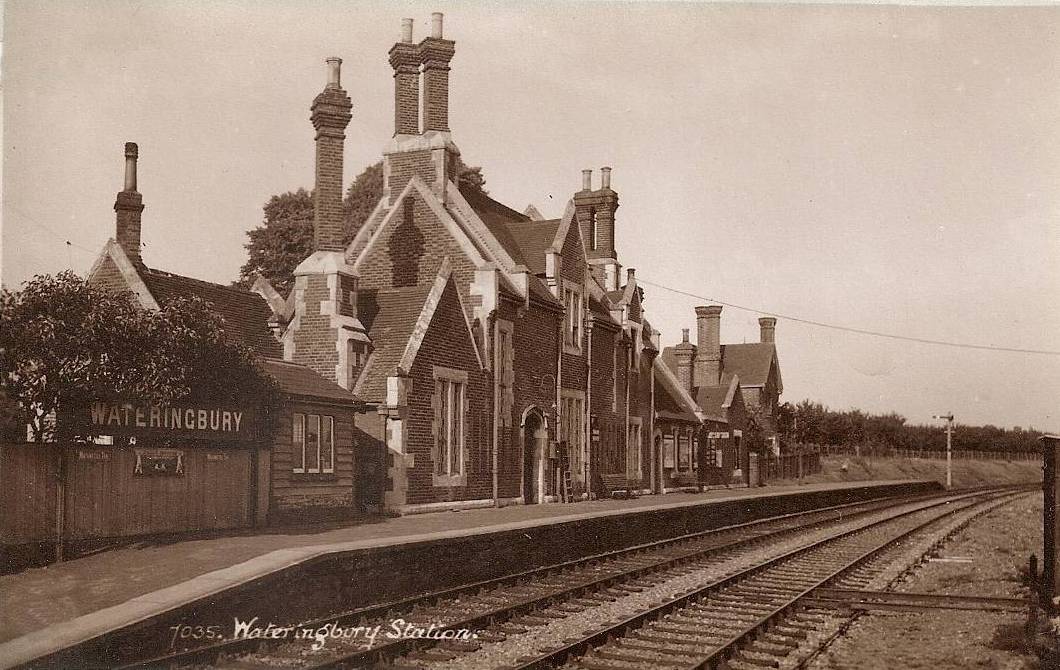 [Wateringbury+Railway+Station.jpg]