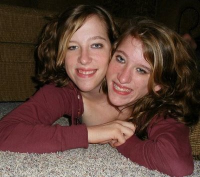 Twins abby and brittany hensel Twins abby and brittany hensel something
