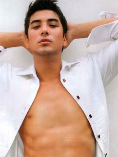 Ramblings and Musings: Random Half-Naked Guys