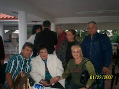 Junto a la cantante cubana Olga Guillot y otros colegas