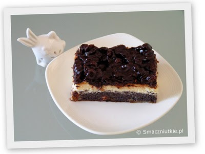 Ciasto makowo-serowe w odświętnej polewie czekoladowej