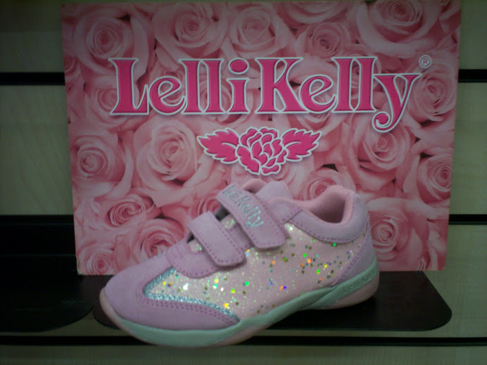 LELLI KELLY