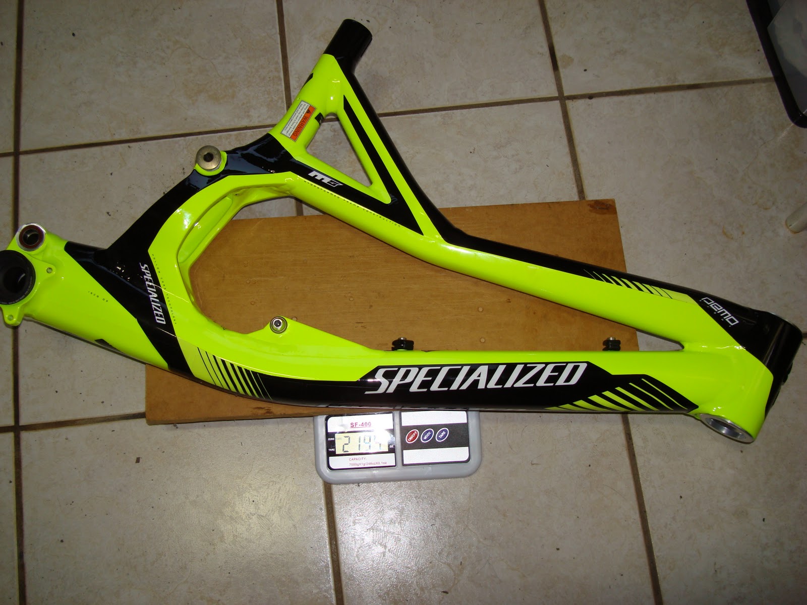 Downhill Bike Parts Weights DEMO 8 II 2011 Frame