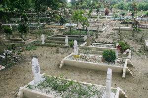 http://4.bp.blogspot.com/__3j_k3FvvlA/TTJ_N1TREJI/AAAAAAAAALY/epgPkdRVYpM/s320/cb40d_SG03_051105_KUBUR.jpg