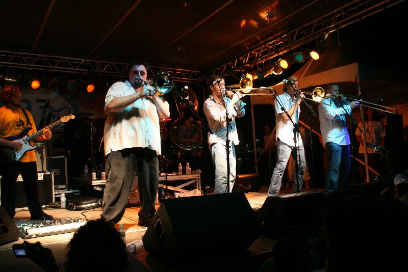 [bonerama+-+foto+cezar+fernandes.jpg]