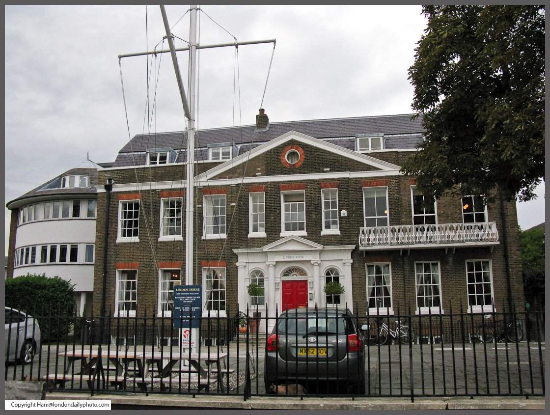 London Daily Photo Linden House