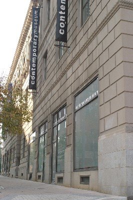 [contemporarymuseum400x266.JPG]