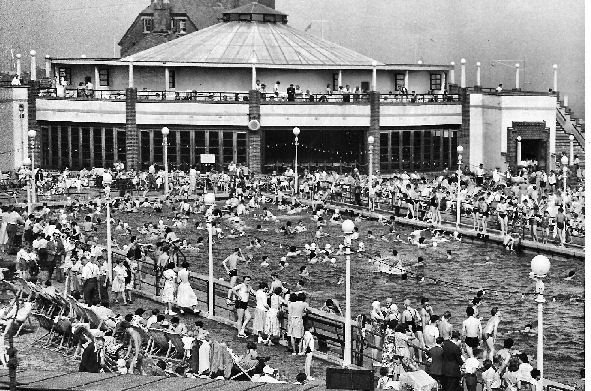 [Gorleston+swimming+pool+1955.jpg]