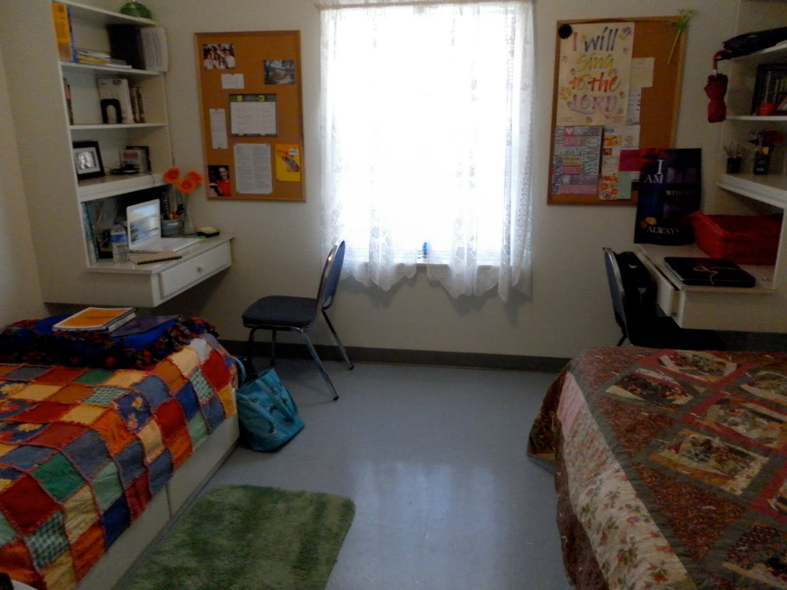 Living for Jesus: ¡Bienvenidos a Mi Cuarto Del Dormitorio!