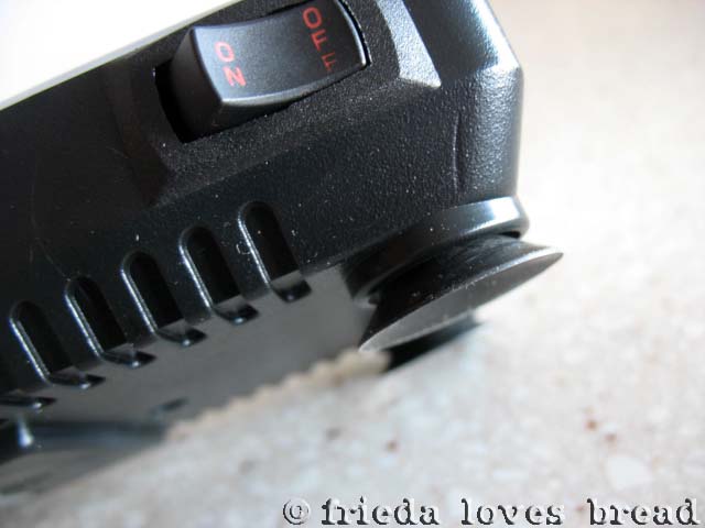 Frieda Loves Bread: A Dull Knife is a Dangerous Knife