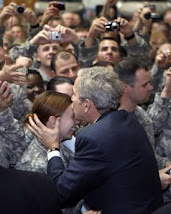 Troops give big welcome to Bush in Iraq - 12/14/2008