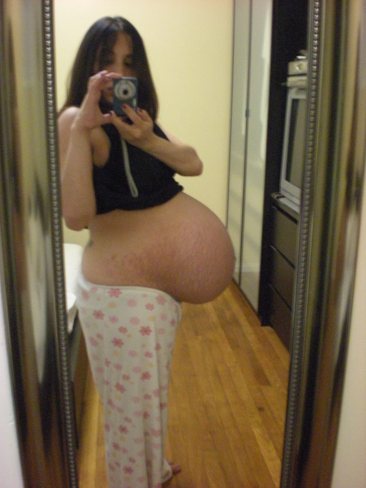 живот на 38 неделе. животик на 37 неделе беременности. 38 неделя 22 года. 37 неделя беременности каменеет живот. малыш на 37 неделе беременности в утробе.