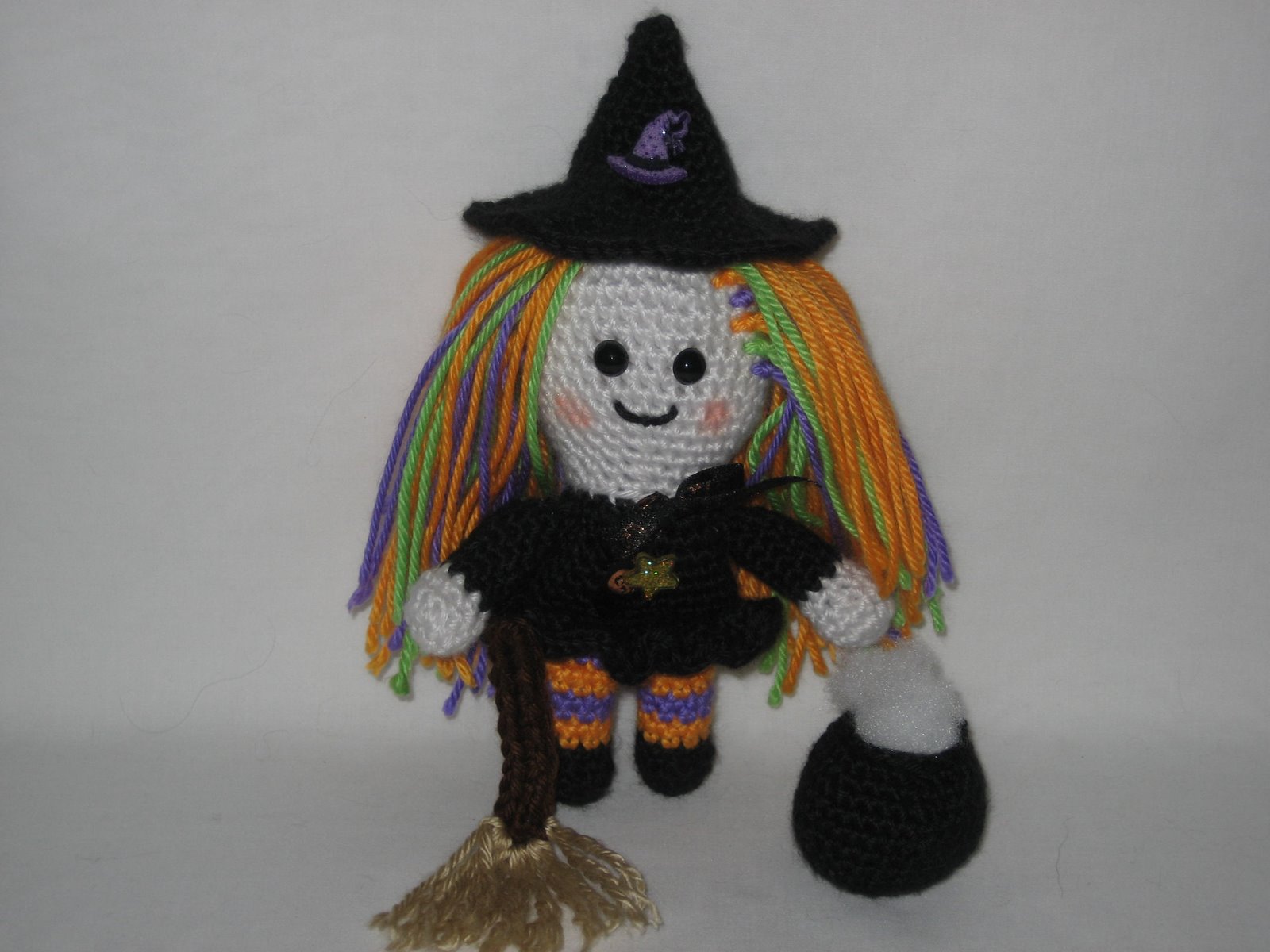 2000-free-amigurumi-patterns-witch