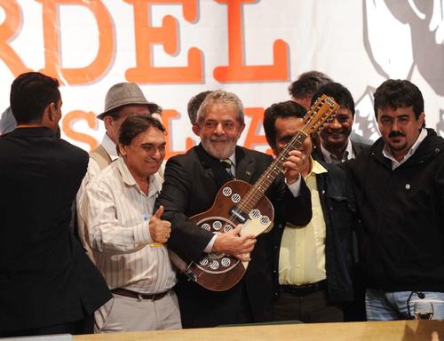 [Lula+violeiro]