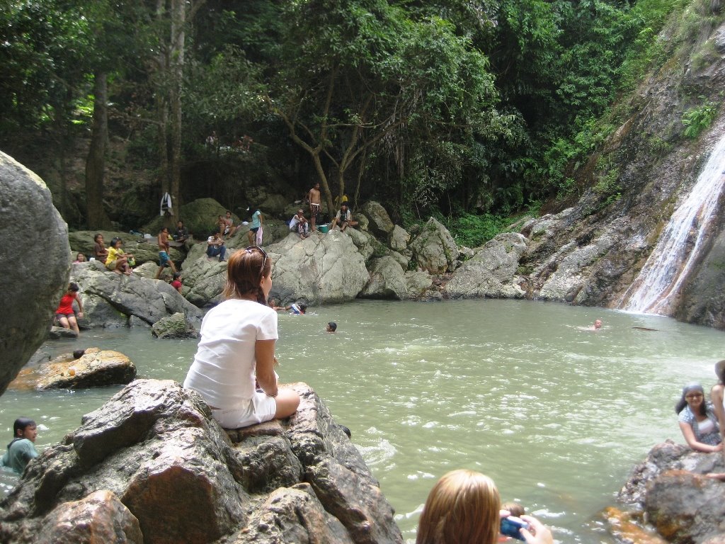 [Namuang+Waterfall+023.JPG]