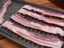 [cooking_bacon.jpg]