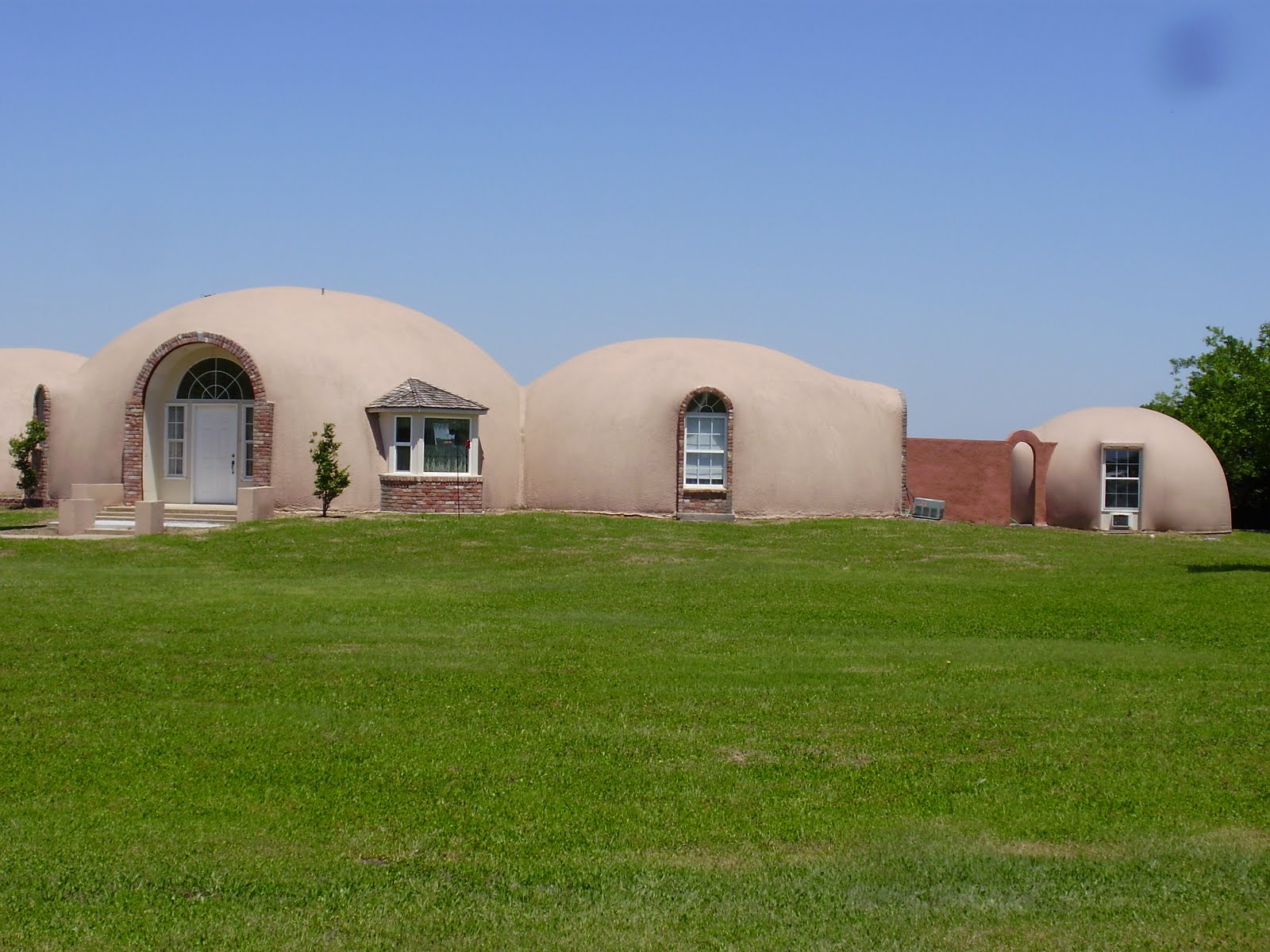 Life at 55 mph Monolithic Dome Institute in Italy, Texas (click here for more info)