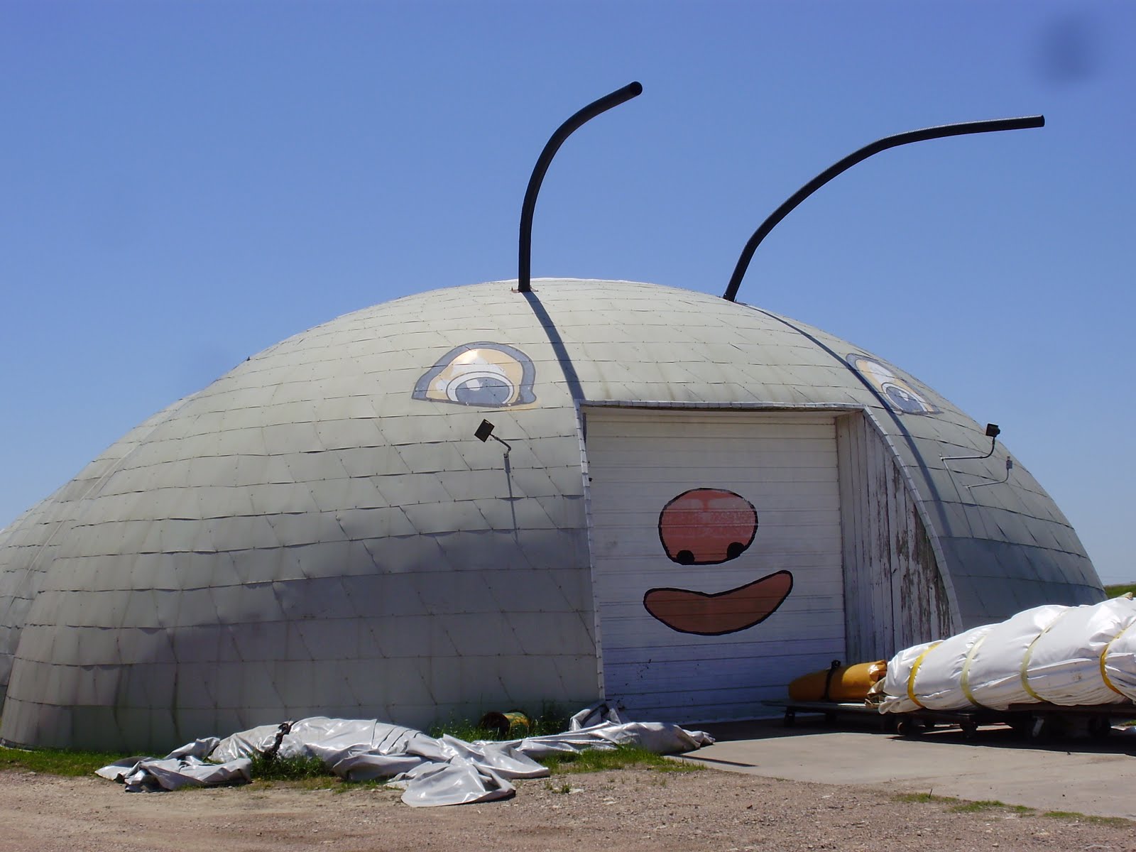 Life at 55 mph Monolithic Dome Institute in Italy, Texas (click here for more info)