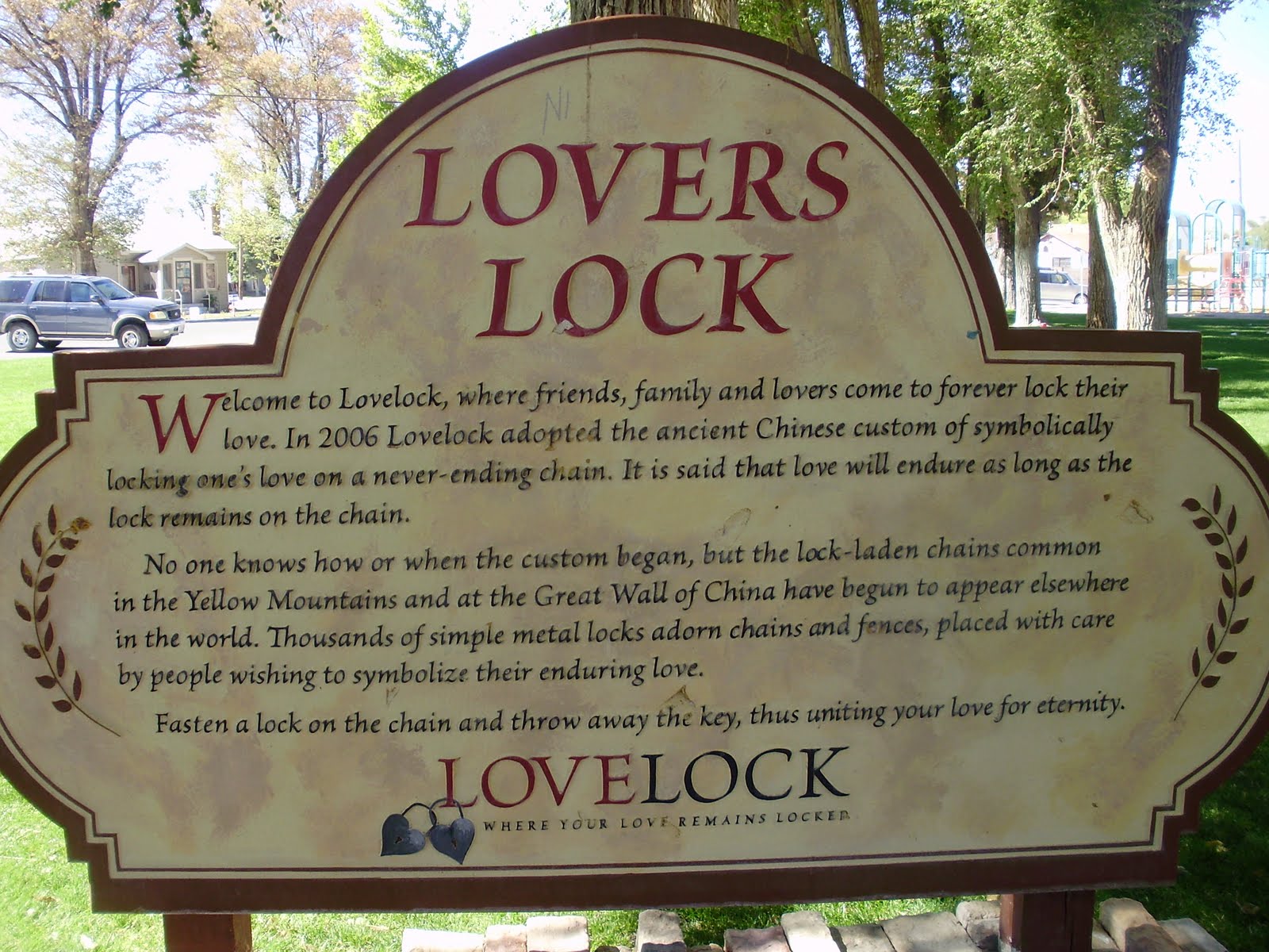 Life at 55 mph Lovers Lock Plaza in Lovelock, Nevada (click here for