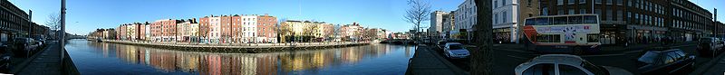 [800px-Liffey_180°_panorama_from_south_key_to_north.jpg]