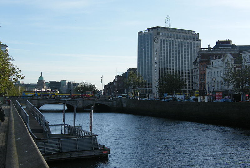 [800px-Dublin_downtown_and_River_Liffey.jpg]