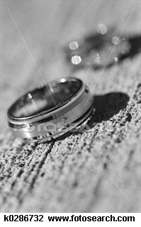 [wedding-rings_~k0286732.jpg]