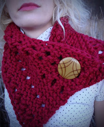 love this cowl, LOVE this button!